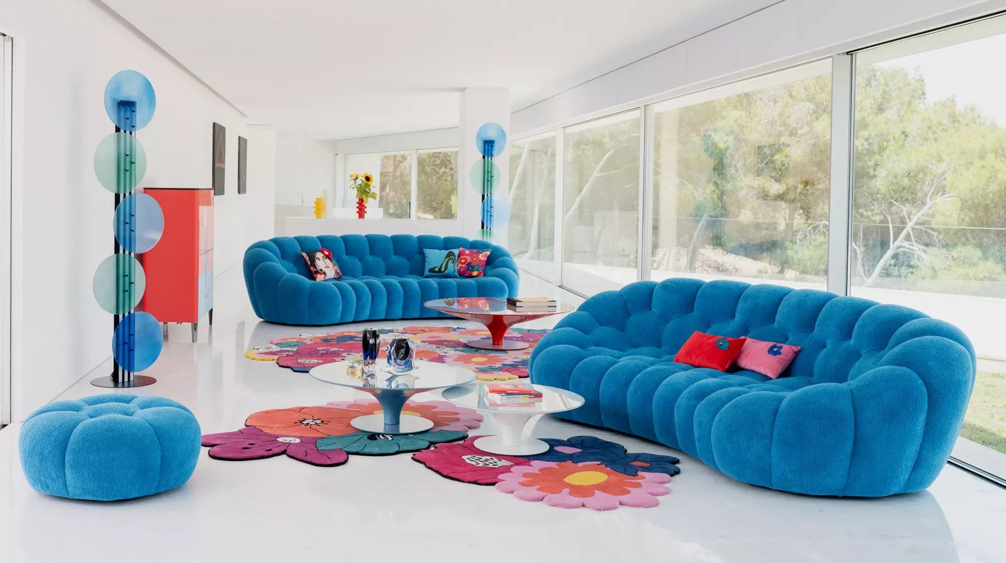 Cloud Signature Curved 3-4 Seater Sofa detail